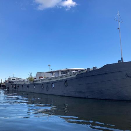 Eco Houseboat Hotel อัมสเตอร์ดัม ภายนอก รูปภาพ